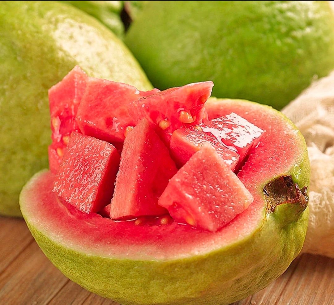 Fresh pink guava (organic fruit)-US - Image 2